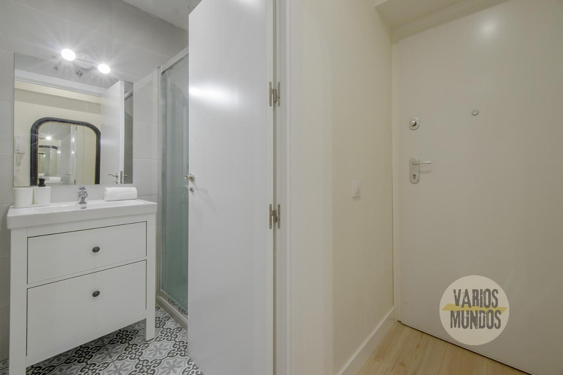 Cool 9pax En Plena Plaza De Chueca Apartment