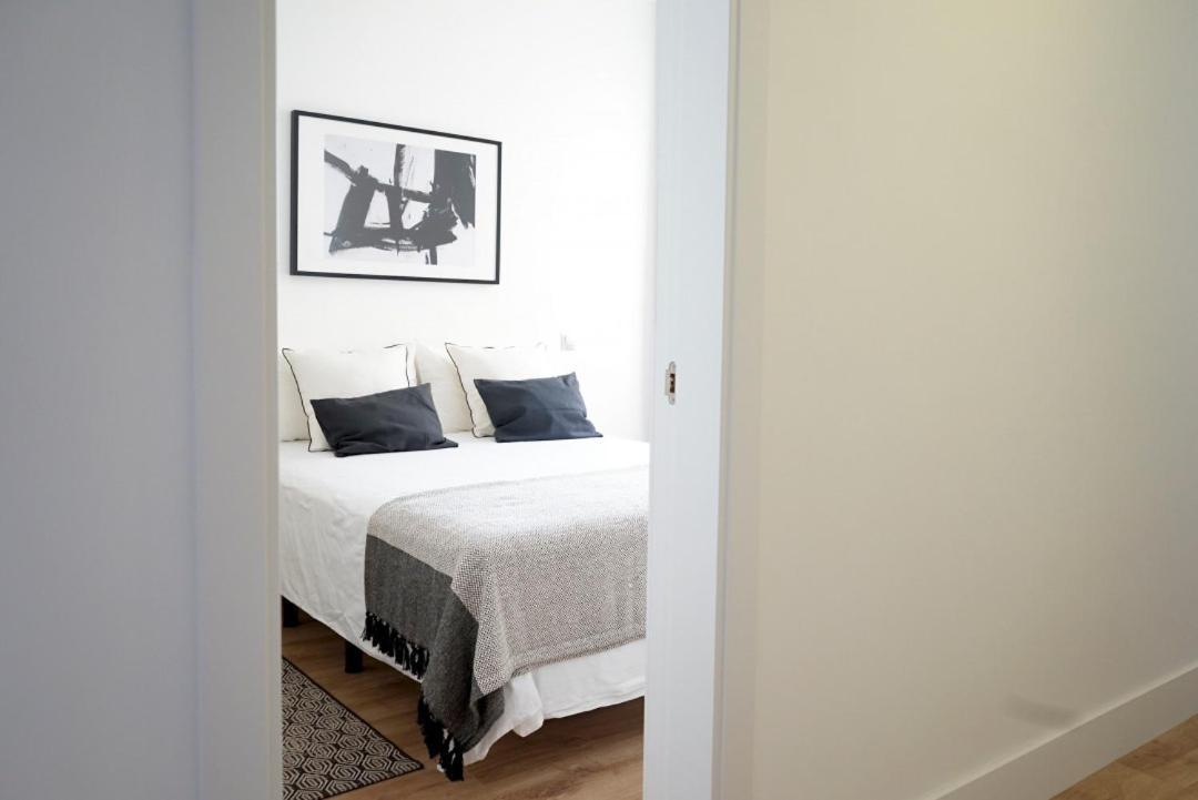 Apartment Diaphanous And Modern- 2bd 2bth- Plaza Espana Madrid