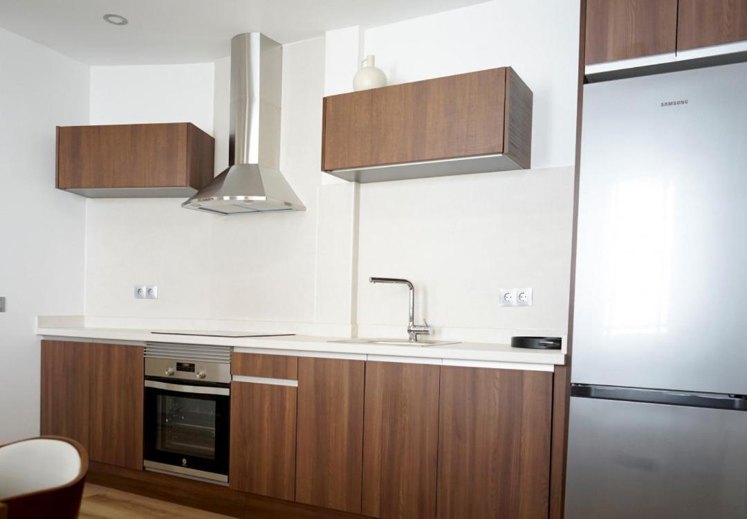 Diaphanous And Modern- 2bd 2bth- Plaza Espana Apartment