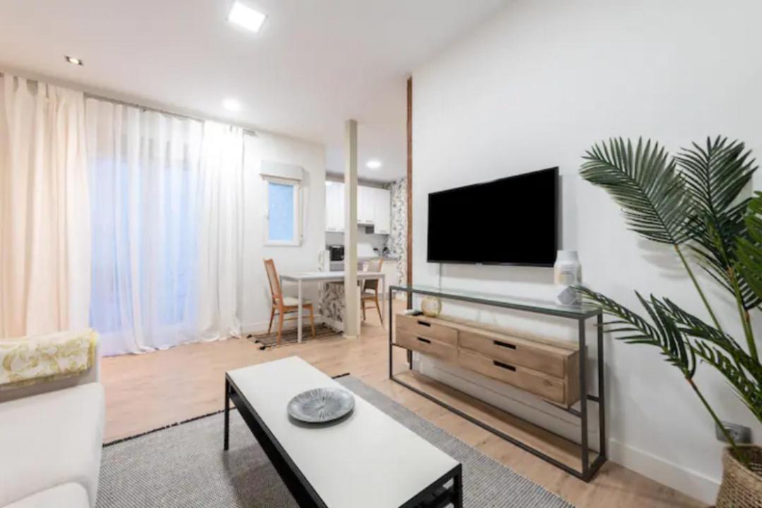 Modern, Cozy And Bright- 2bd 1bth- Tetuan