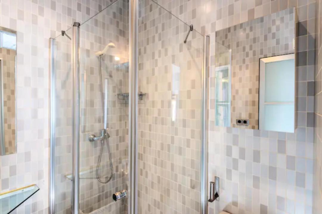 Modern And Bright- 1bd 1 Bth Furnished- Sol In Downtown Area Apartamento Madri