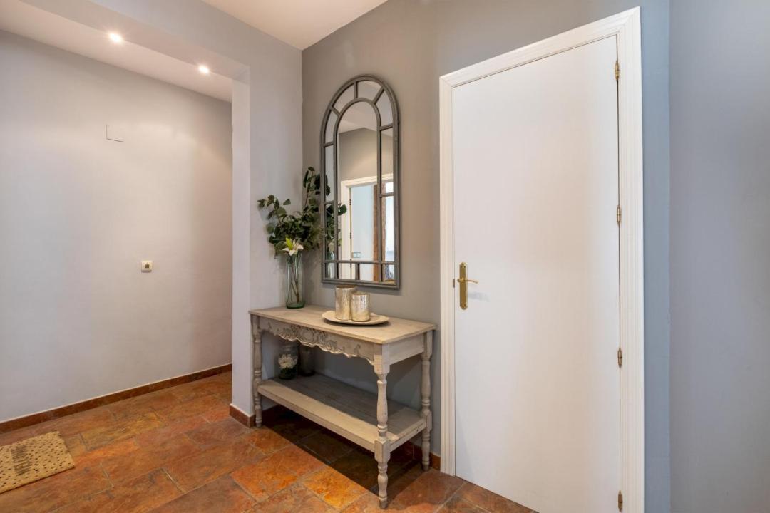 Apartment Bright- 1bd 1bth Furnished - Sol Madrid