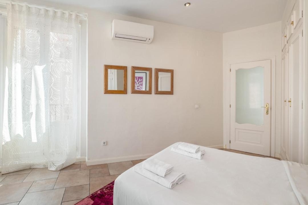 Apartment Bright- 1bd 1bth Furnished - Sol Madrid