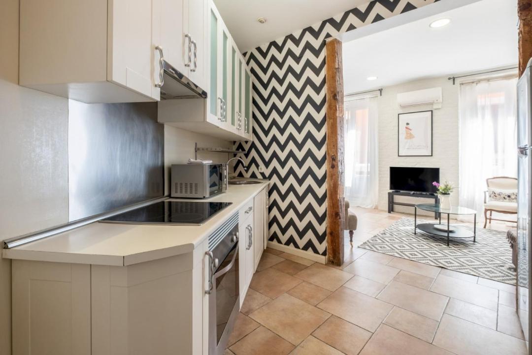 Apartment Bright- 1bd 1bth Furnished - Sol Madrid