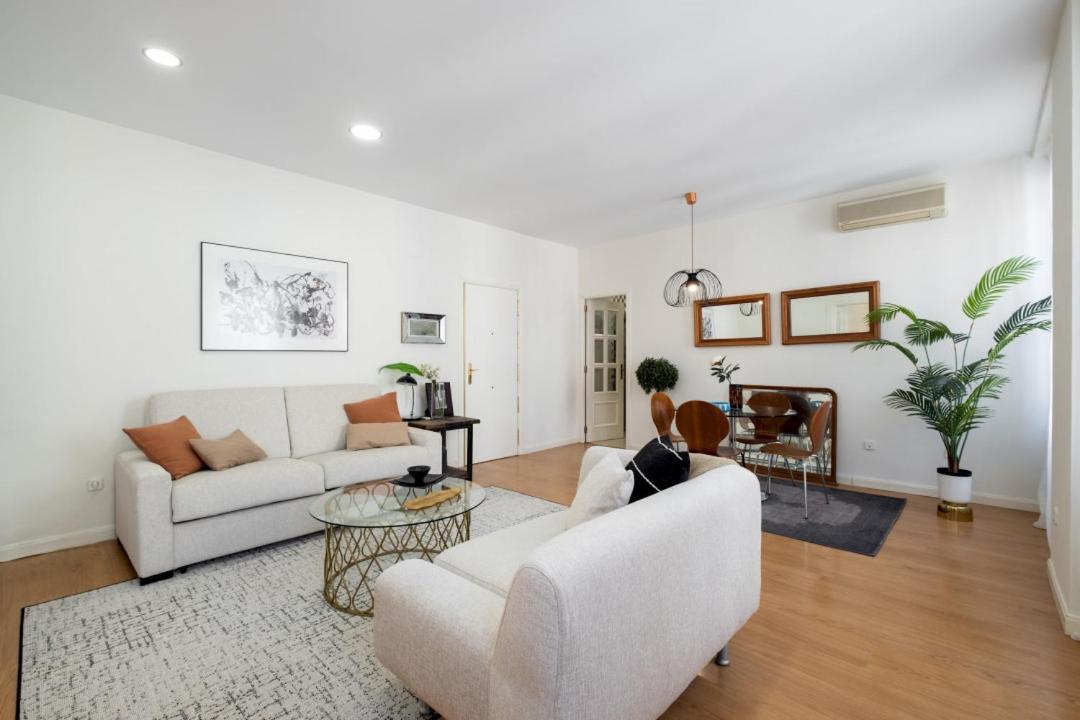 Apartment 1 Bedroom 1 Bathroom Furnished - Sol - Bright Refurbished - Mintystay *