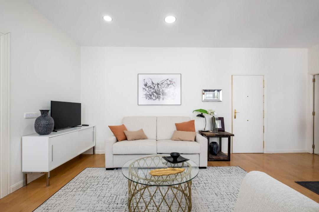 1 Bedroom 1 Bathroom Furnished - Sol - Bright Refurbished - Mintystay Apartment Madrid