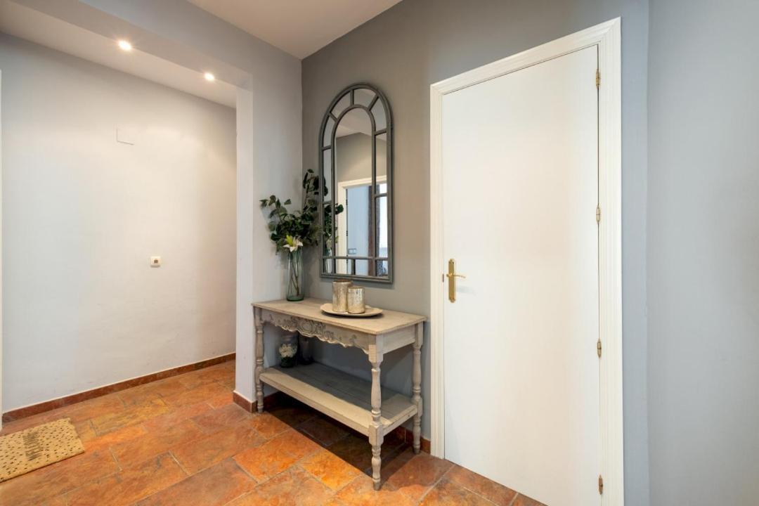 1 Bedroom 1 Bathroom Furnished - Sol - Bright Refurbished - Mintystay *
