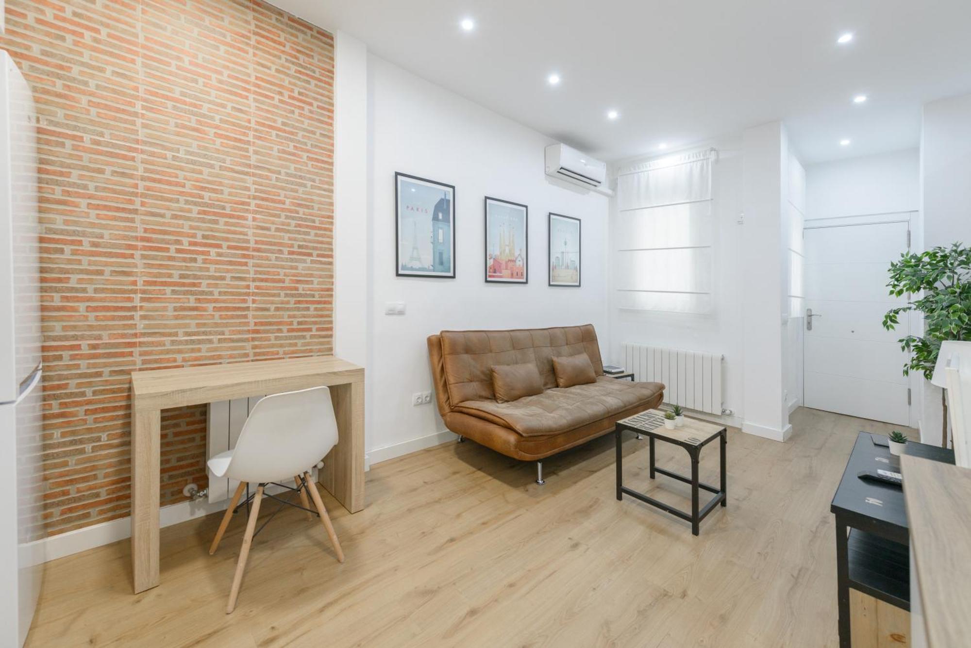 Avila Calle, Precioso Estudio En Santiago Bernabeu-estrecho En Segundo Piso Sin Ascensor Apartment Madrid