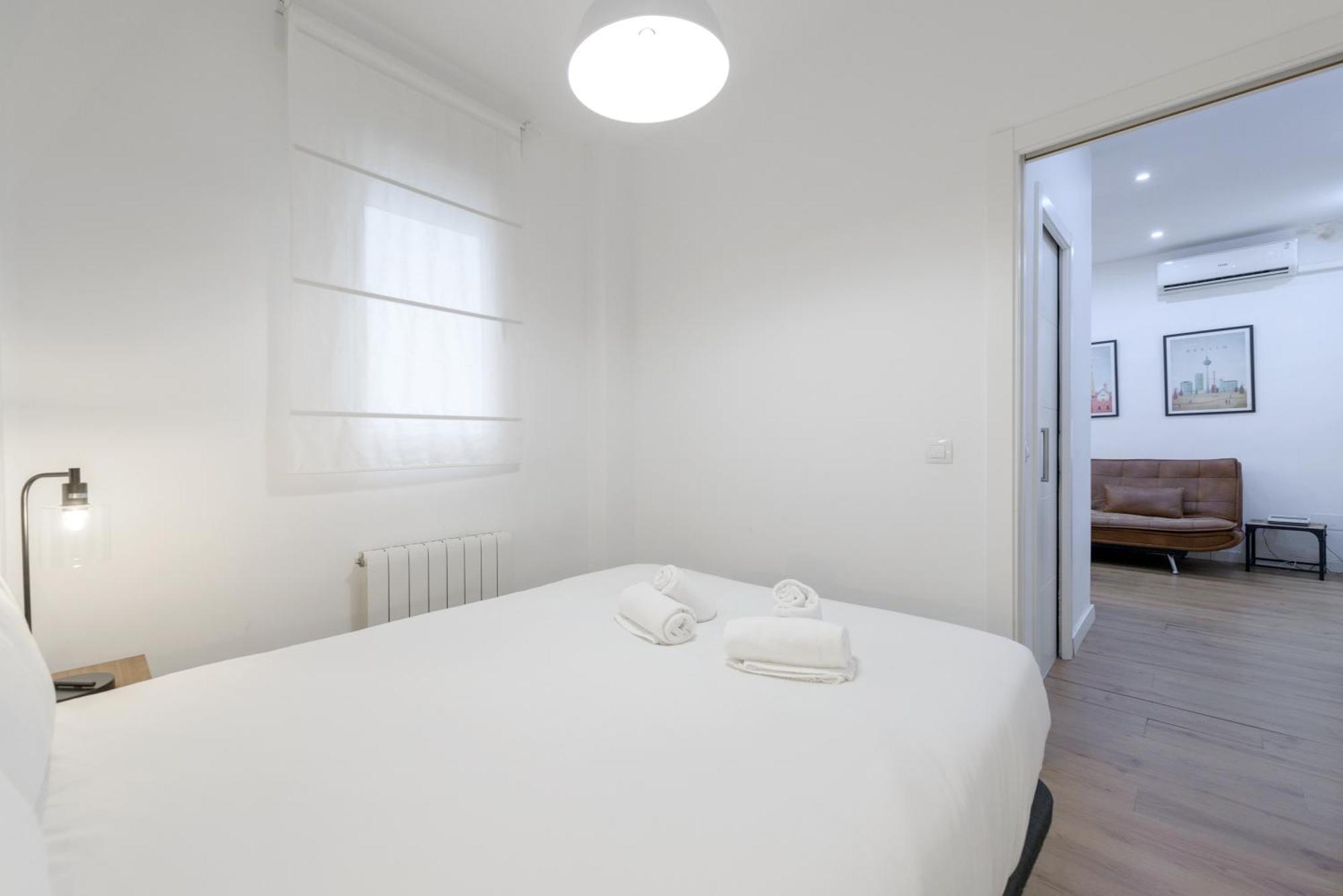 Avila Calle, Precioso Estudio En Santiago Bernabeu-estrecho En Segundo Piso Sin Ascensor Apartment *