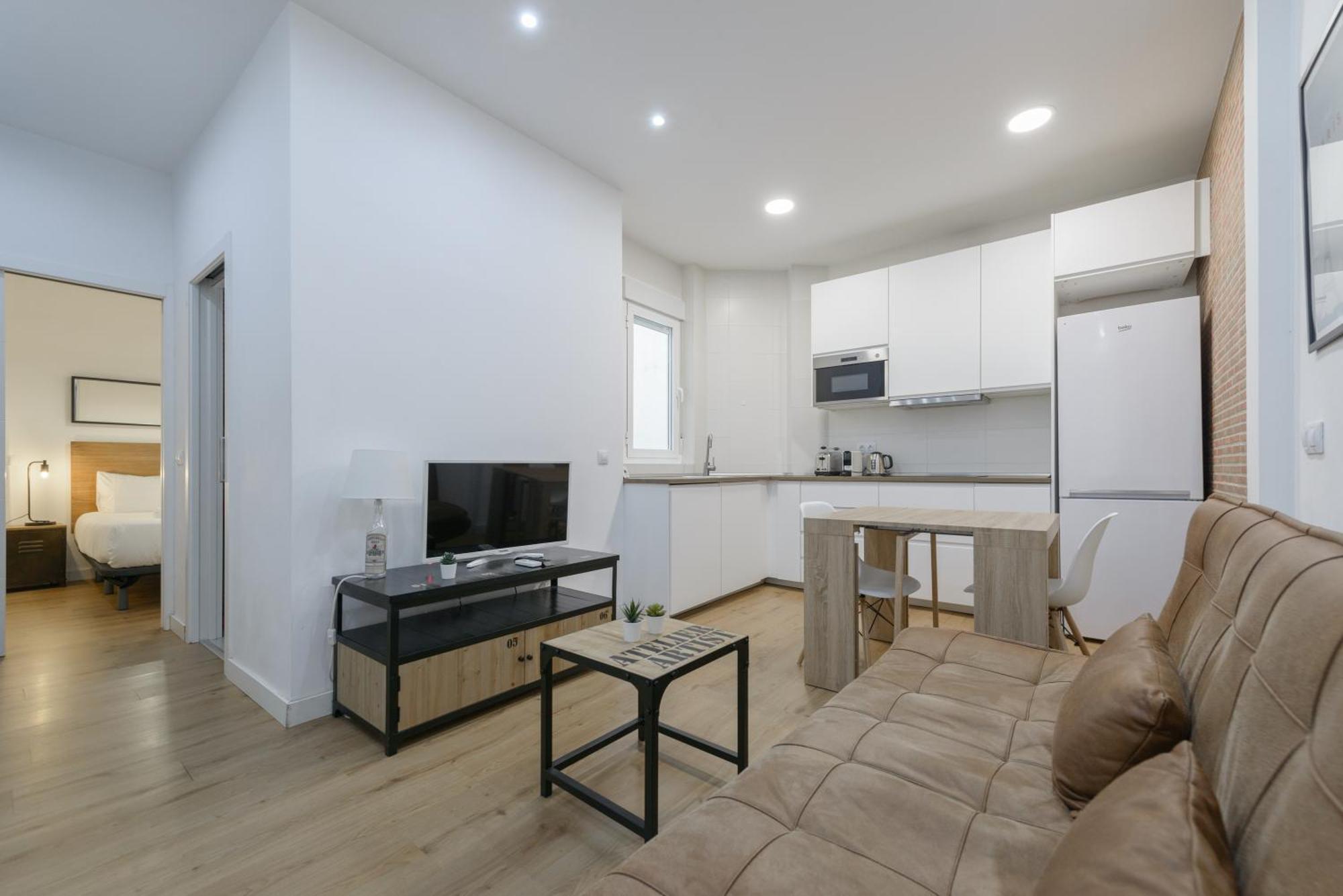 Apartment Avila Calle, Precioso Estudio En Santiago Bernabeu-estrecho En Segundo Piso Sin Ascensor Madrid