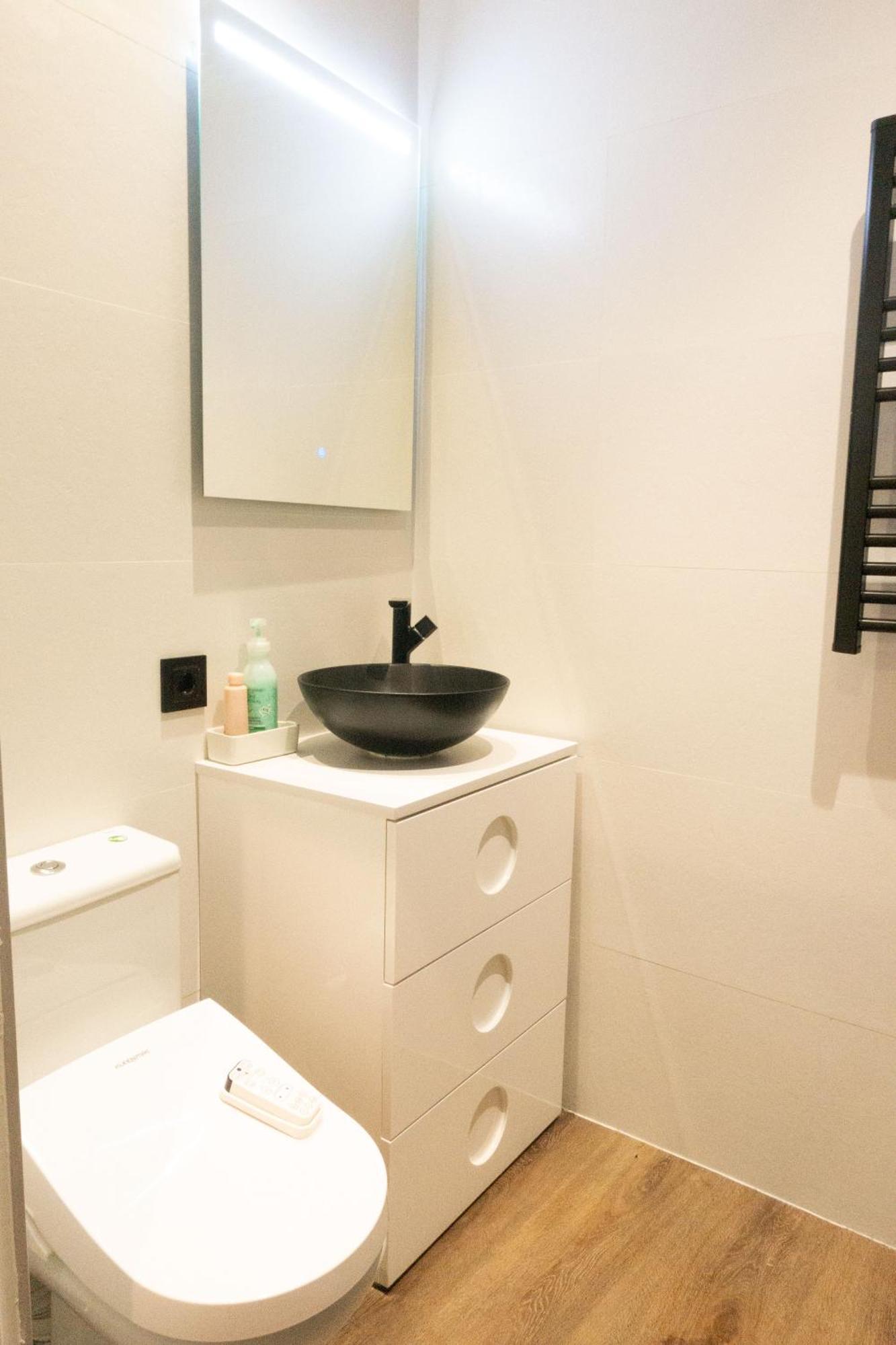 Apartamento Hortaleza 4, Preciso Estudio En Chueca Junto A La Gran Via De *