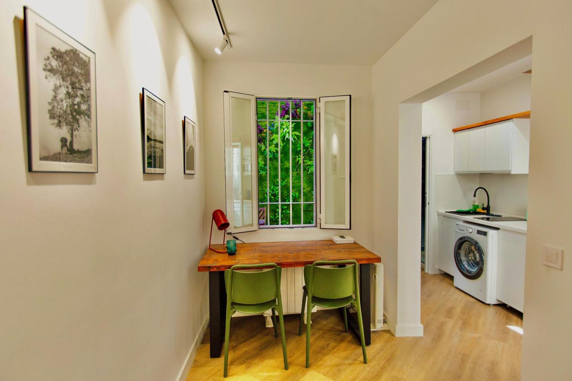 Rentadore Lavapies Studio Apartment *