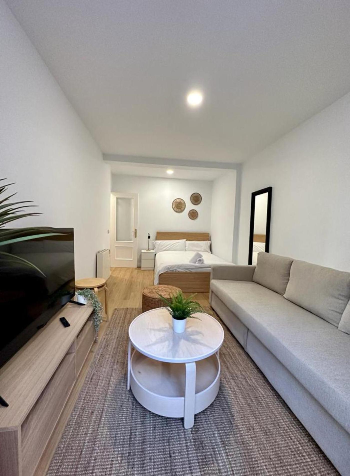 Calle Regueros Loft 3pax En Pleno Chueca Apartment