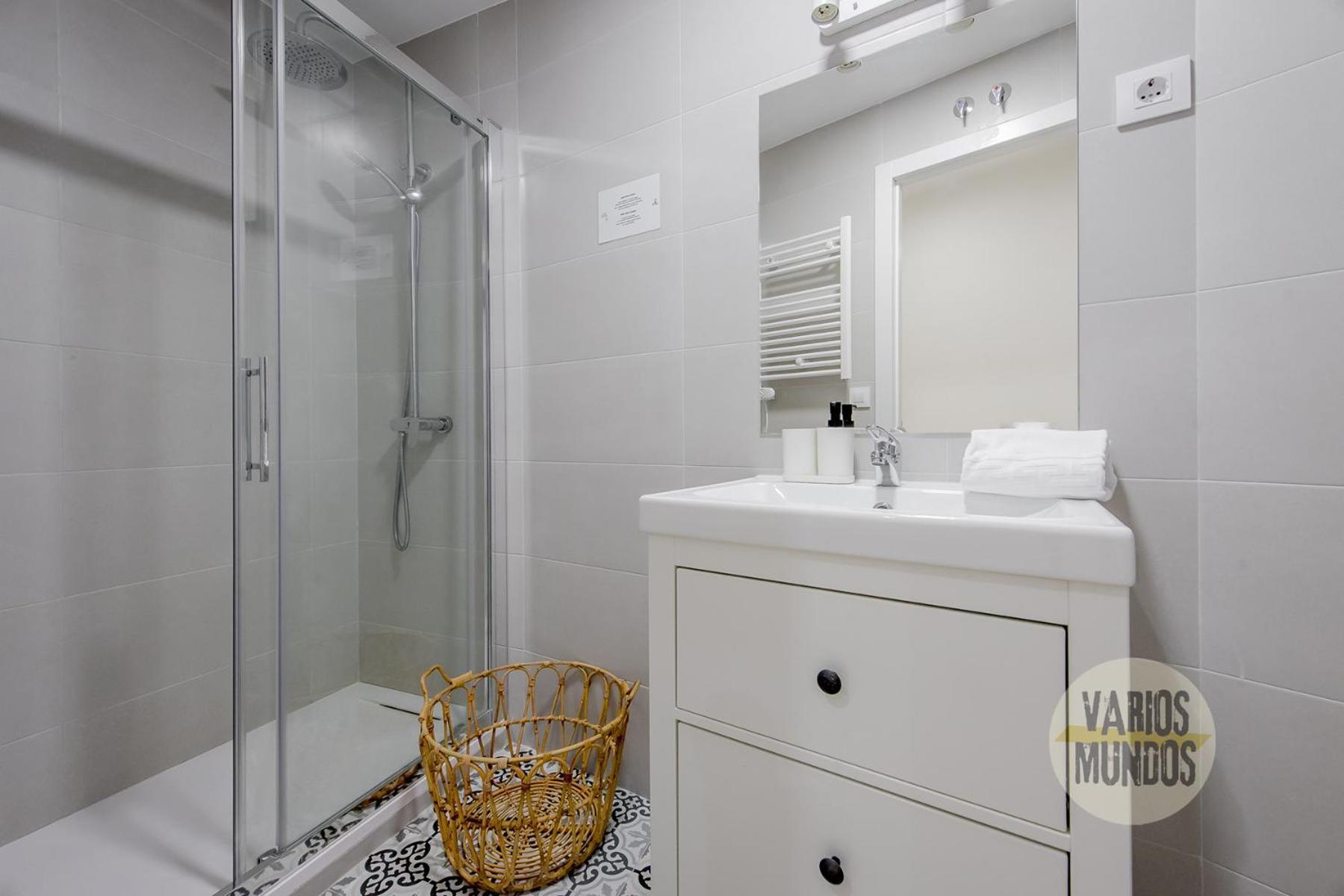 Apartment Spacious New Aparment 8pax En La Plaza De Tirso E1 Madrid