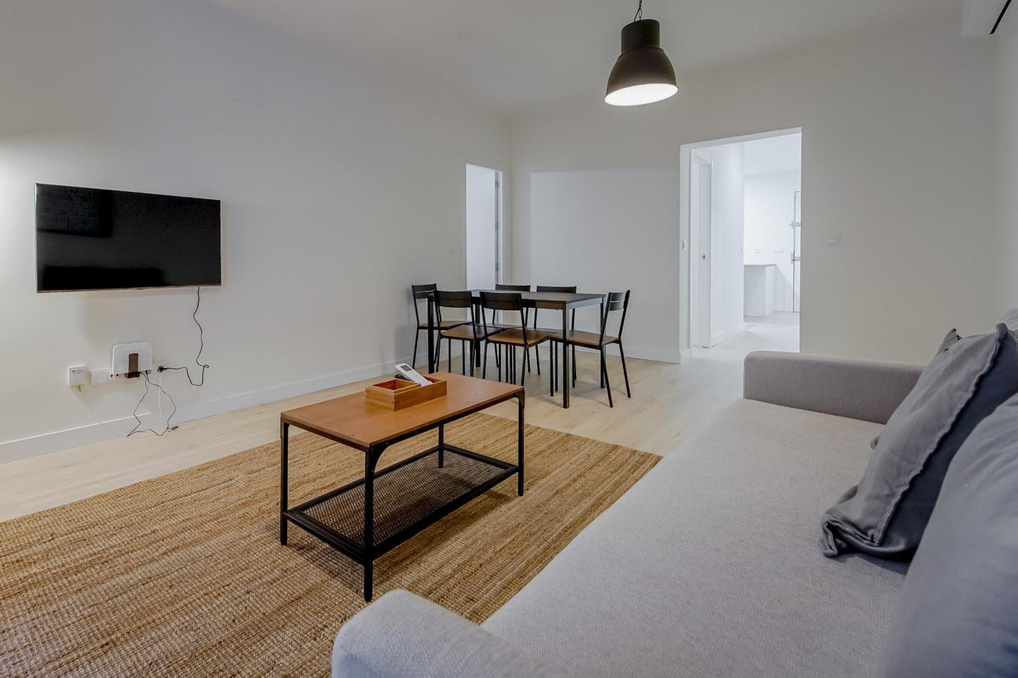 Modern 6pax En La Plaza De Tirso-centro E1 Apartment