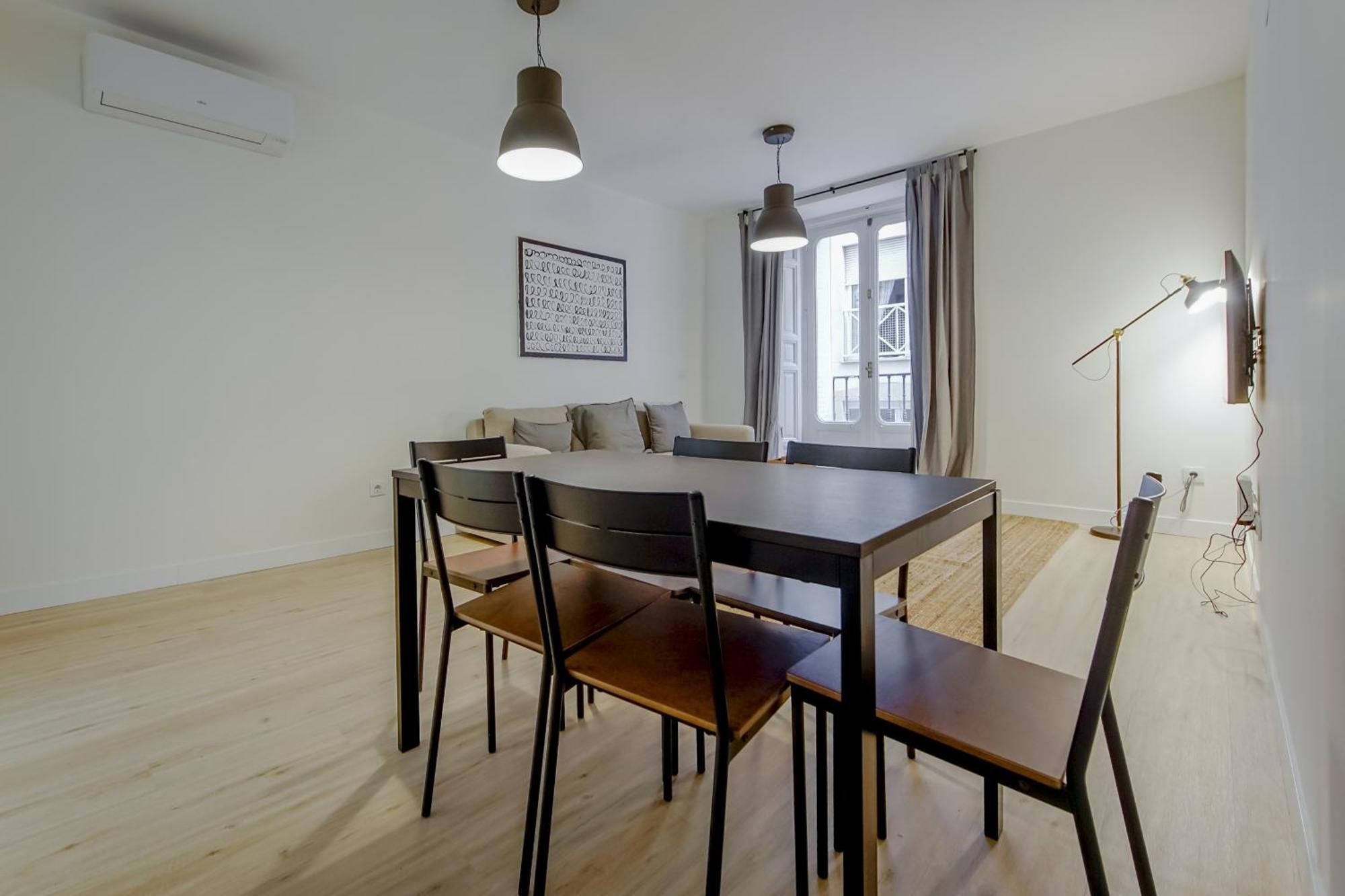Modern 6pax En La Plaza De Tirso-centro E1