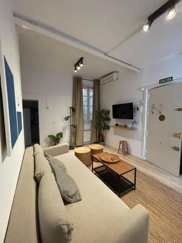 Premium 9pax En Calle Olmo - Centro De E1 Madrid