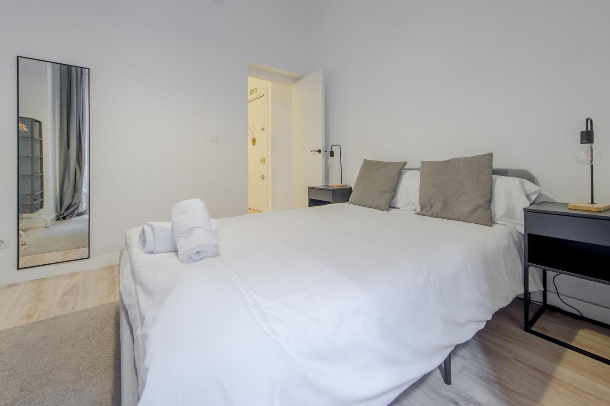 Premium 9pax En Calle Olmo - Centro De E1 * Madrid