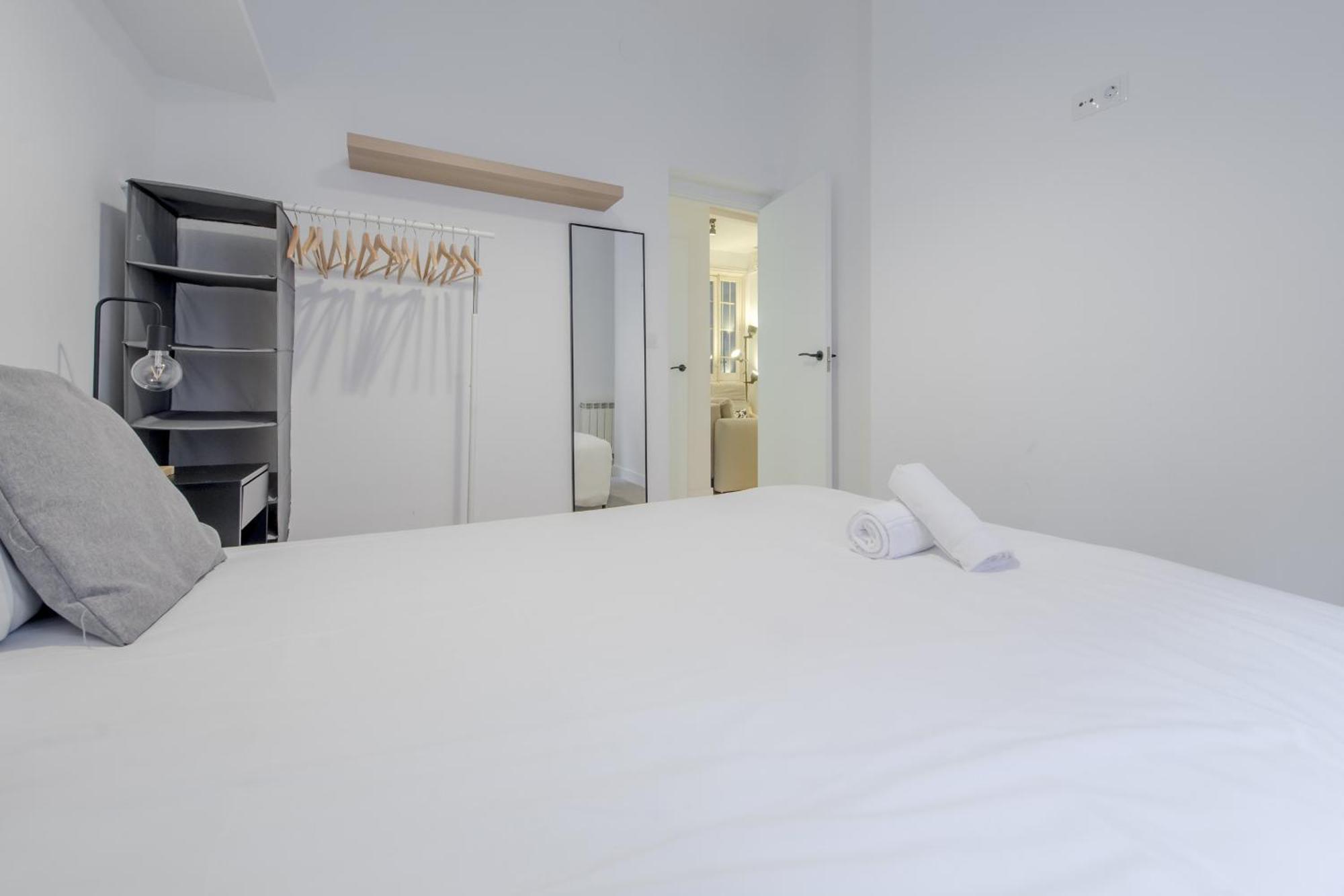 Premium 9pax En Calle Olmo - Centro De E1
