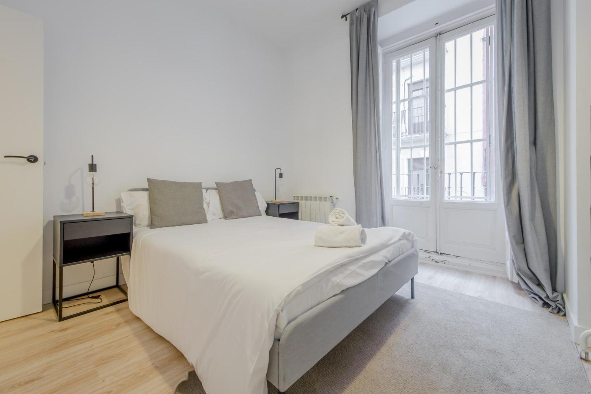 Premium 9pax En Calle Olmo - Centro De E1 Madrid