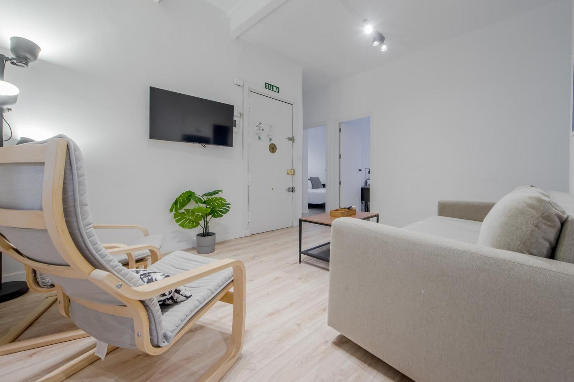 Premium 9pax En Calle Olmo - Centro De E1