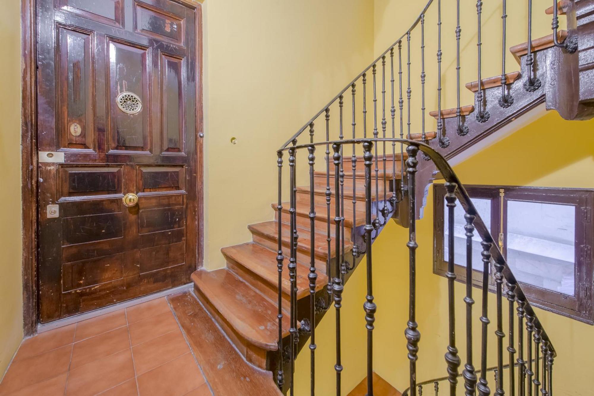 Premium 9pax En Calle Olmo - Centro De E1 Madrid