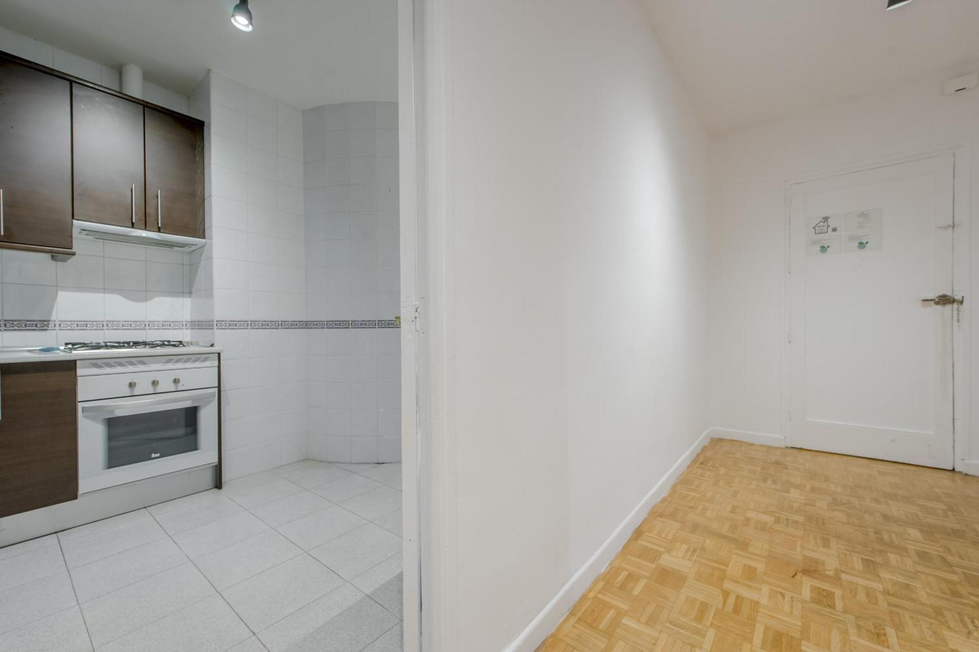 Apartamento Vive Experiencia 7, En Santa Ana 6 Madri