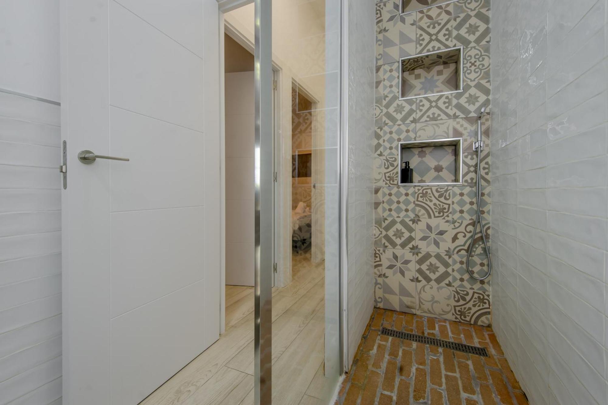 Apartment C-almendro, Nuevo Piso En El Corazon De E1 *