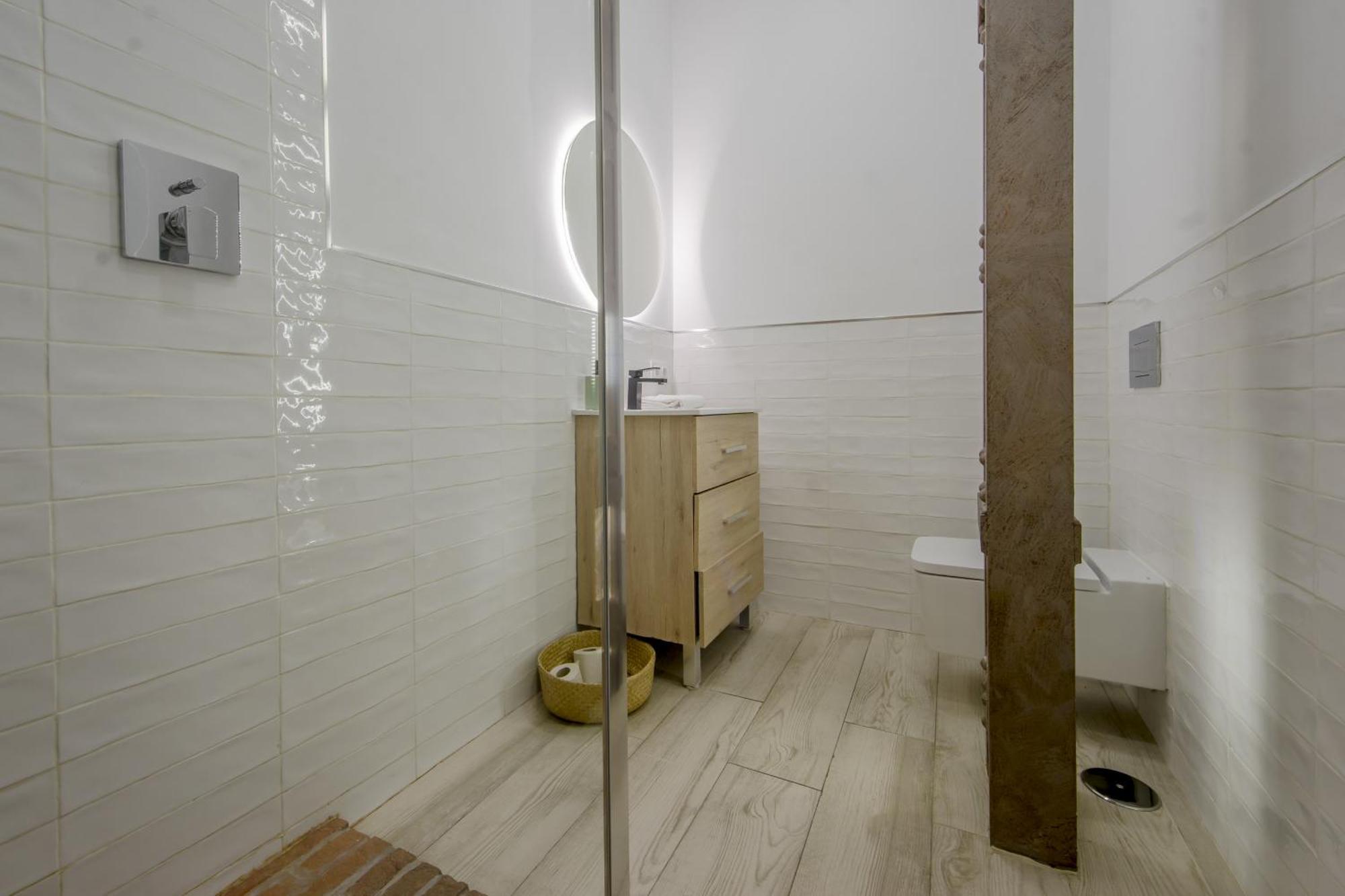 Apartment C-almendro, Nuevo Piso En El Corazon De E1 *