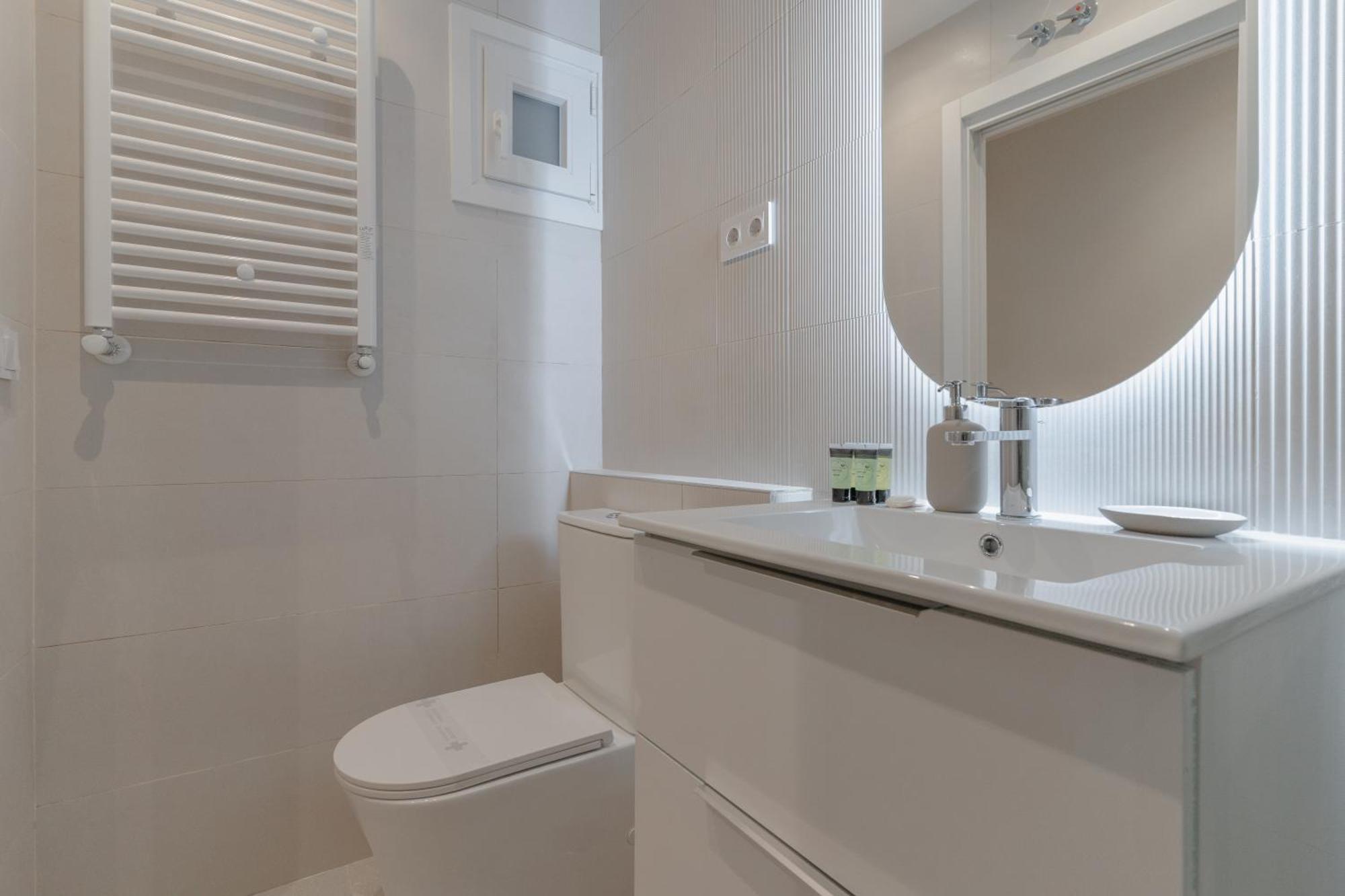 Apartment Modern, Centric -2bd 2bth- Delicias