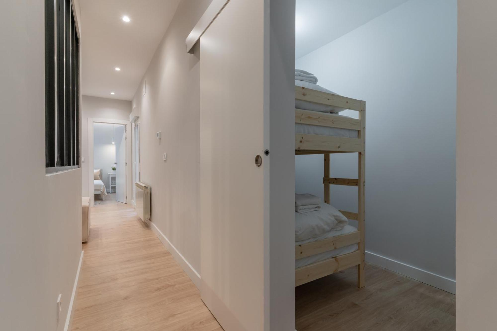 Modern, Centric -2bd 2bth- Delicias Apartment Madrid