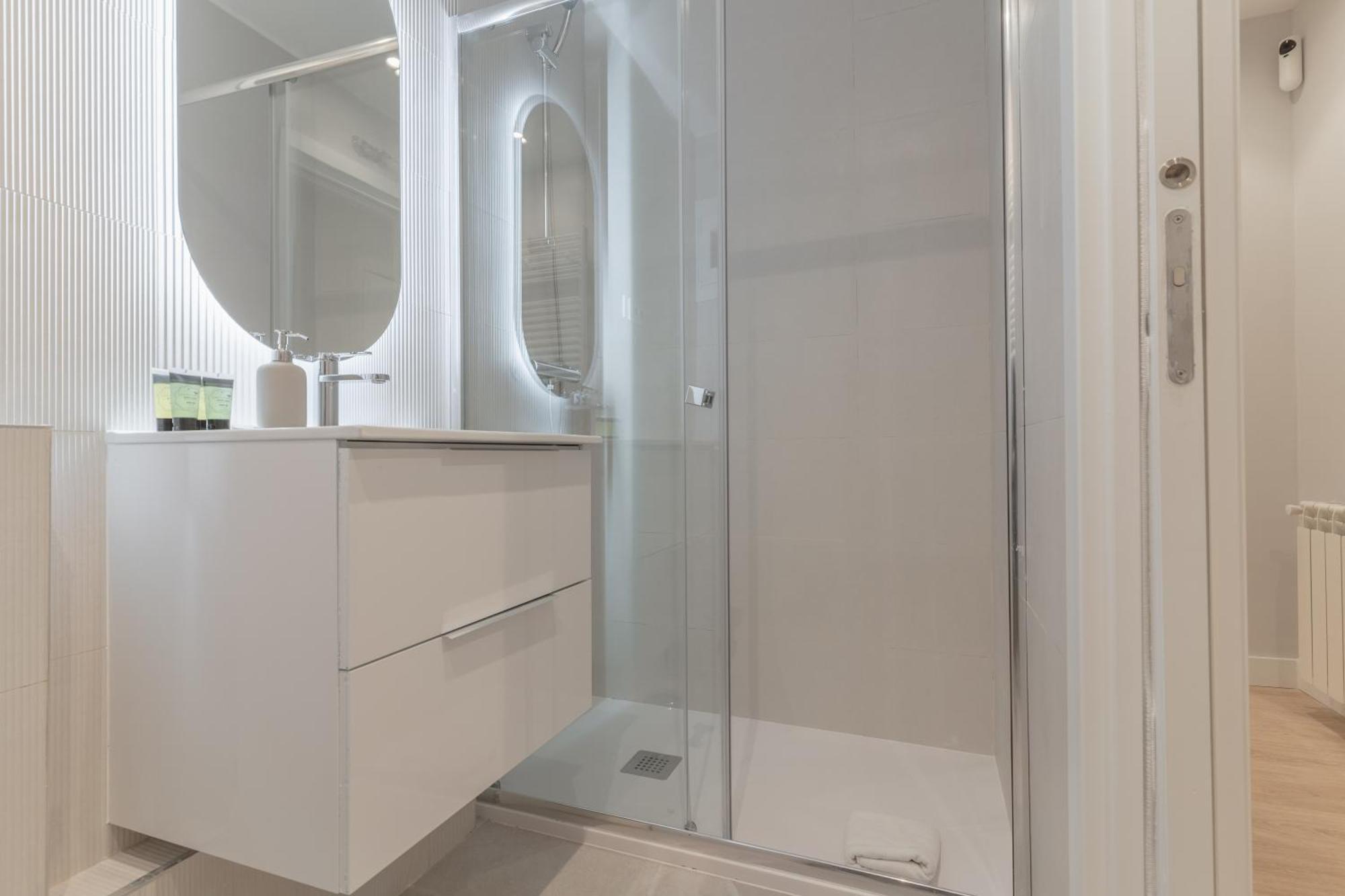 Modern, Centric -2bd 2bth- Delicias Madrid
