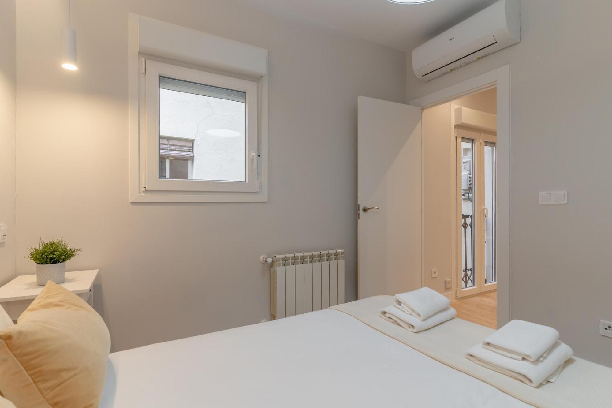 Modern, Centric -2bd 2bth- Delicias *