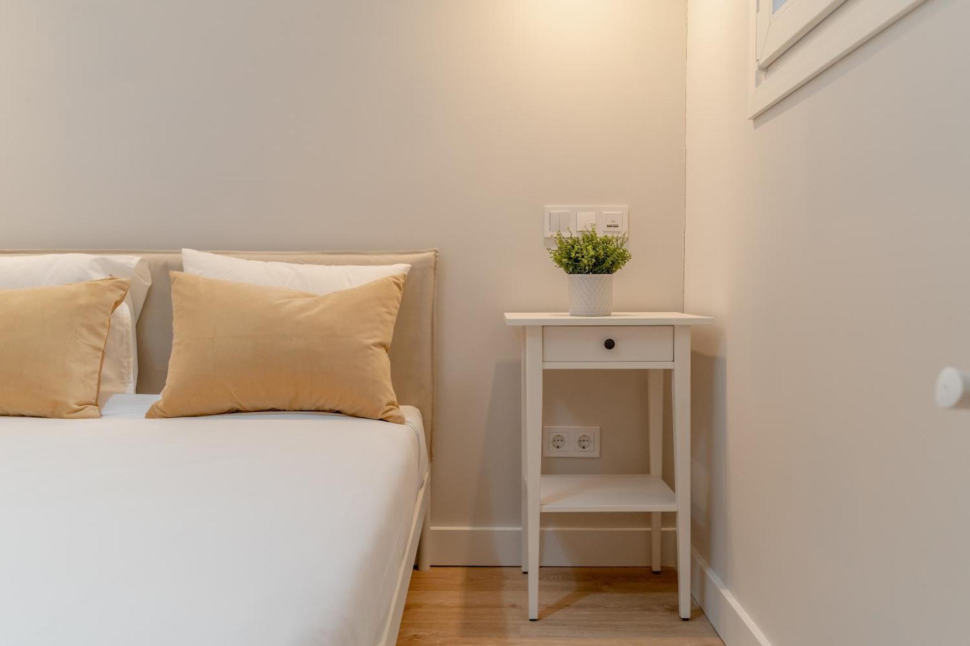 Modern, Centric -2bd 2bth- Delicias