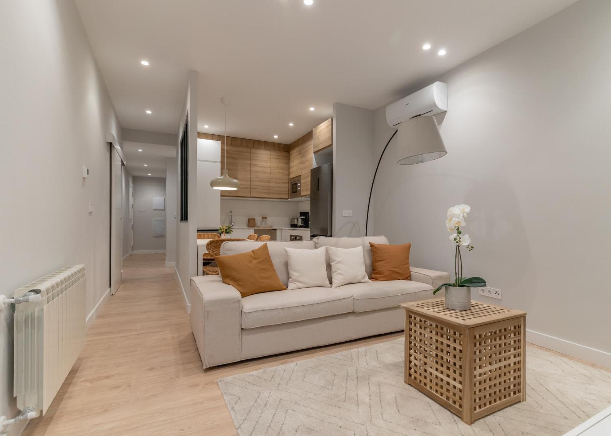 Modern, Centric -2bd 2bth- Delicias * Madrid
