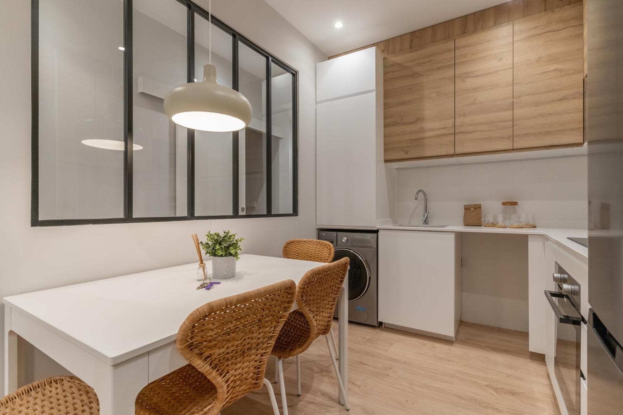 Modern, Centric -2bd 2bth- Delicias *