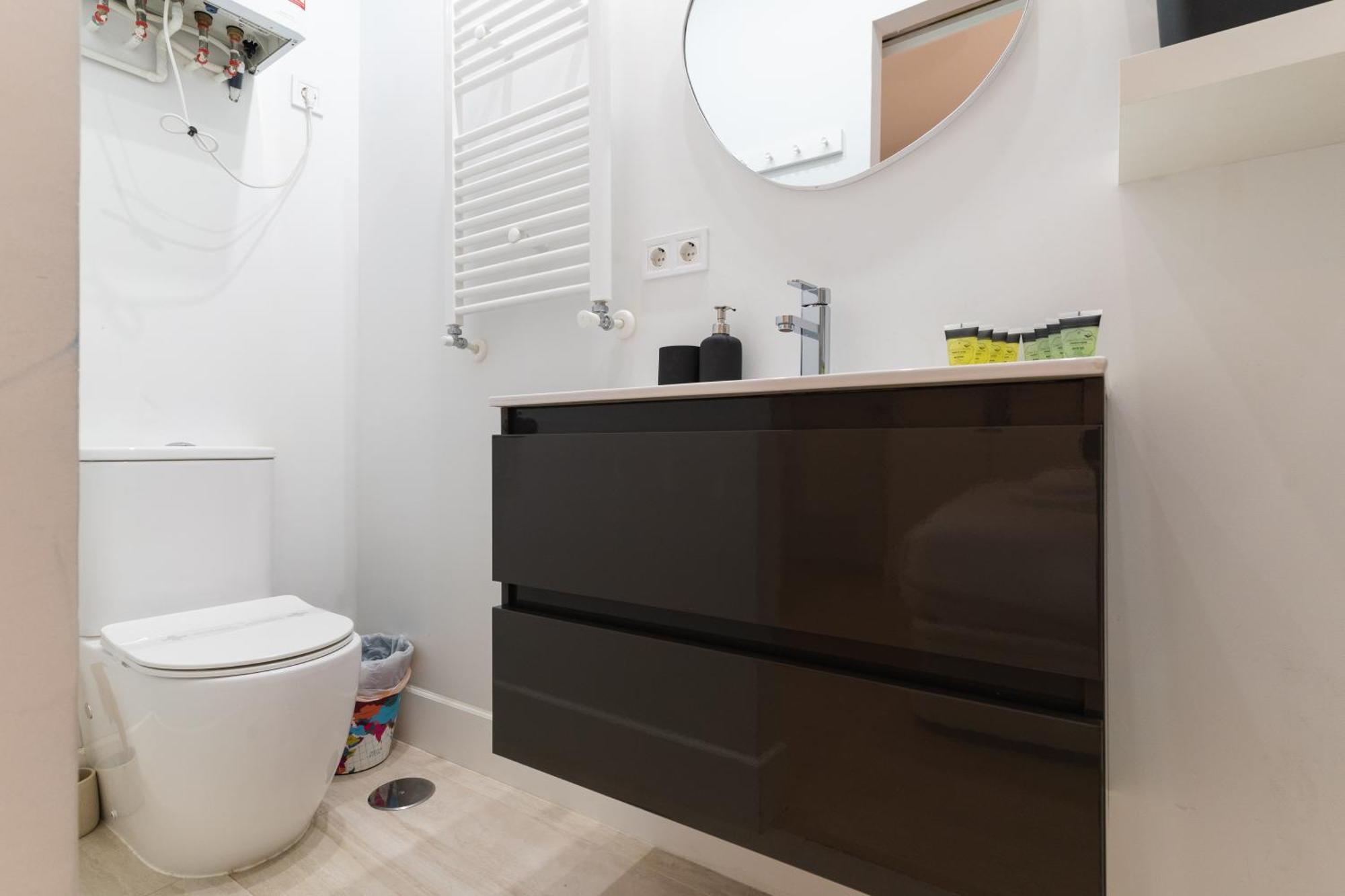 Cozy And Central-1bd 1bth- Cortes Apartment *