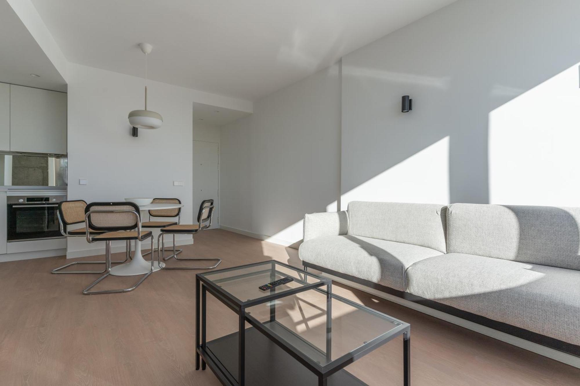 Bright With Views -2bd 1bth- Bernabeu *