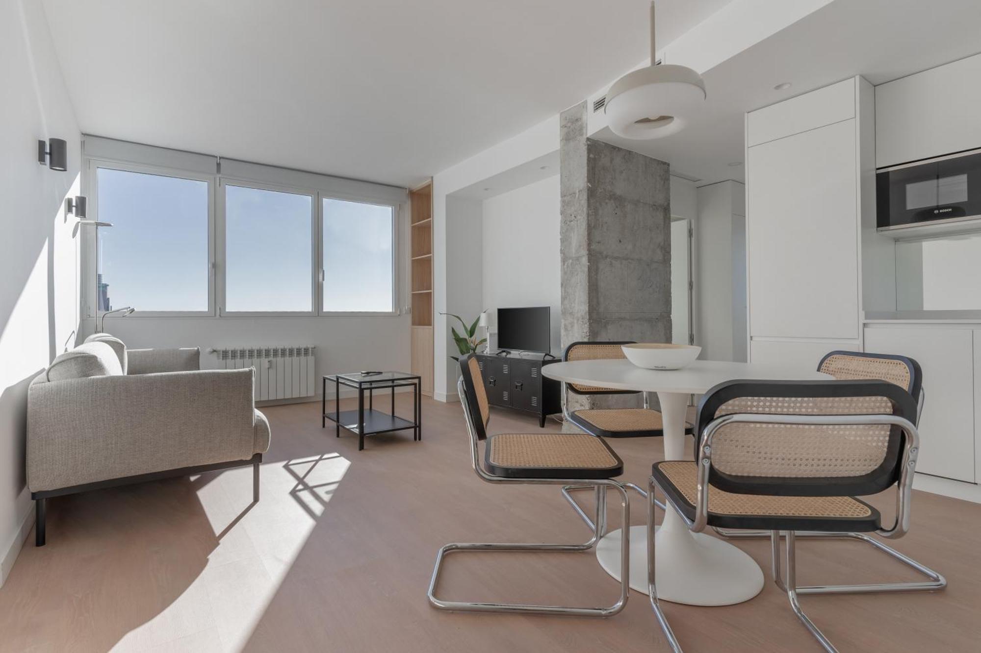 Bright With Views -2bd 1bth- Bernabeu *