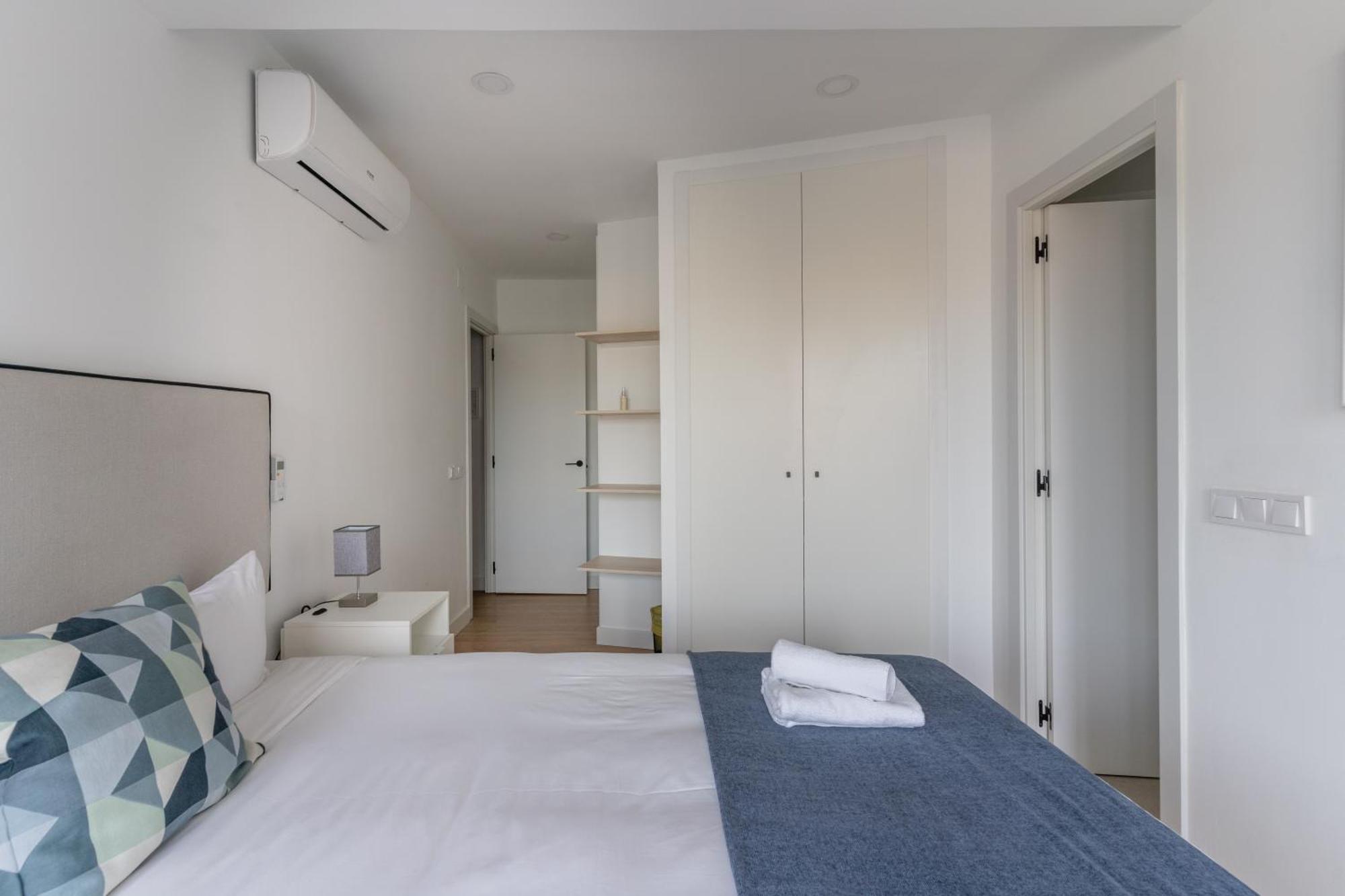 Bright With Terrace- 2bd 2bth- Salamanca Apartamento