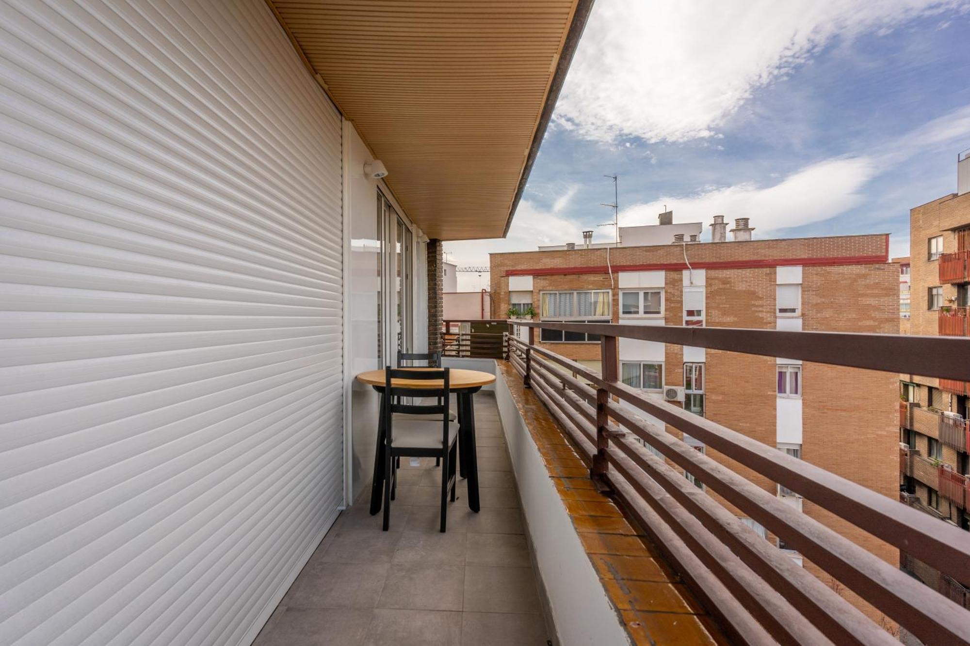 Bright With Terrace- 2bd 2bth- Salamanca Apartamento