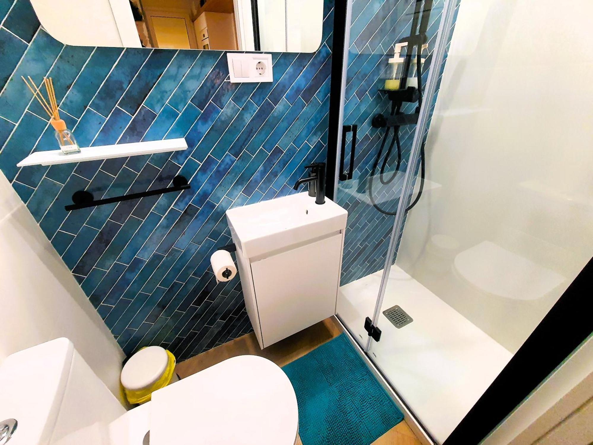 Rentadore Lavapies Studio Apartment