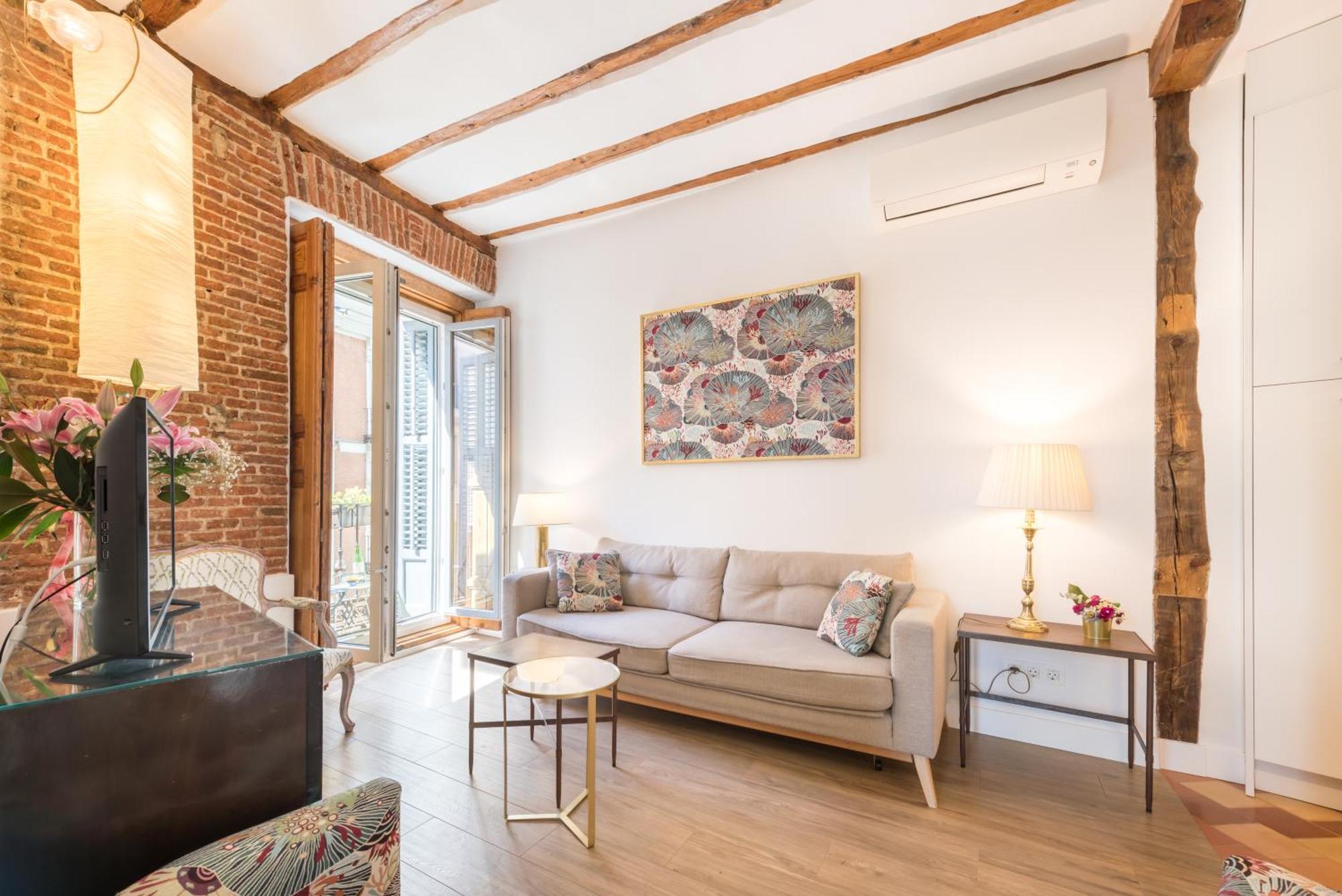 Apartment Prado Santa Ana 2bd/2ba Madrid