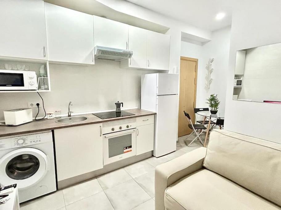 Apartment Metro Avenida De America 01