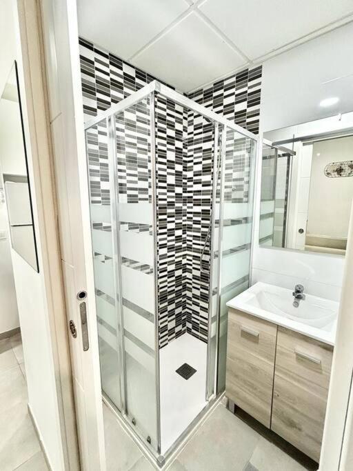 Metro Avenida De America 01 Apartment Madrid