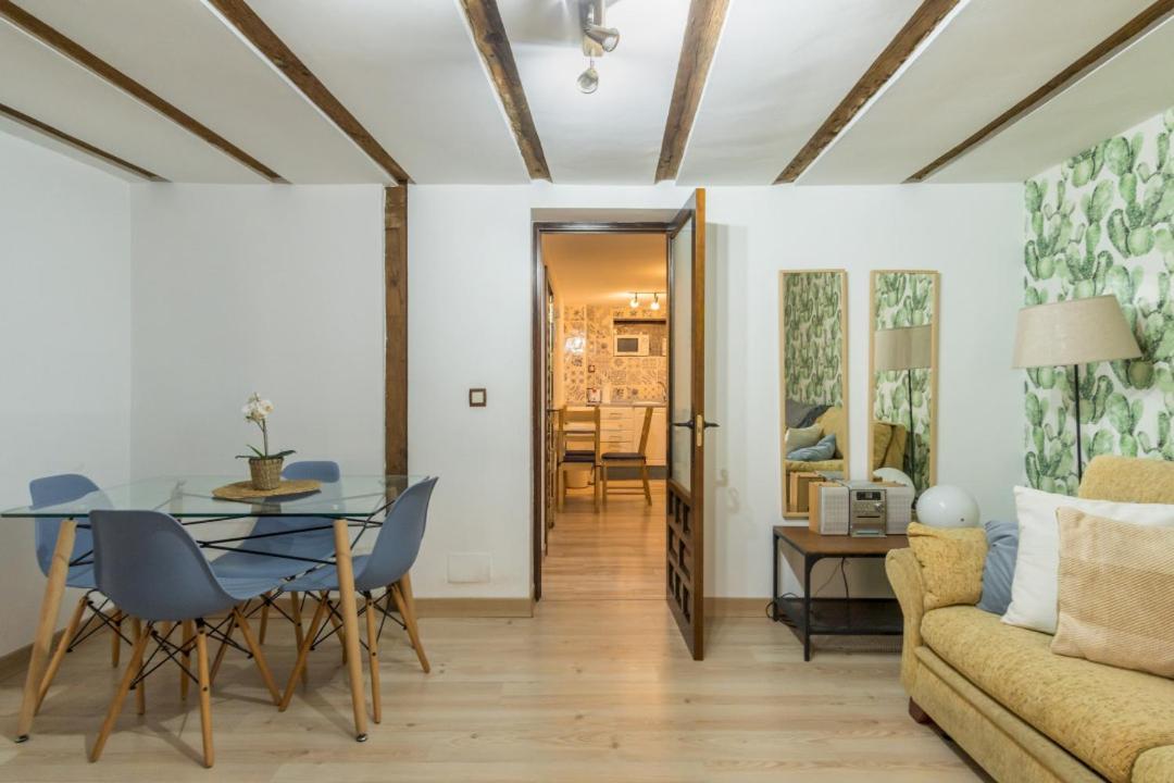 Bright & Cozy- 2bd 1,5bth - La Latina Apartment *