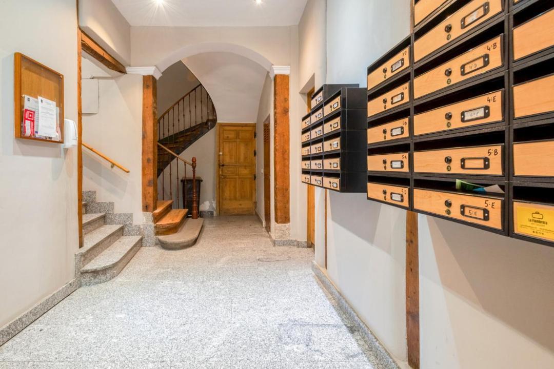 1 Bedroom 1 Bathroom Furnished - Malasana - Modern In Downtown Area - Mintystay Apartment