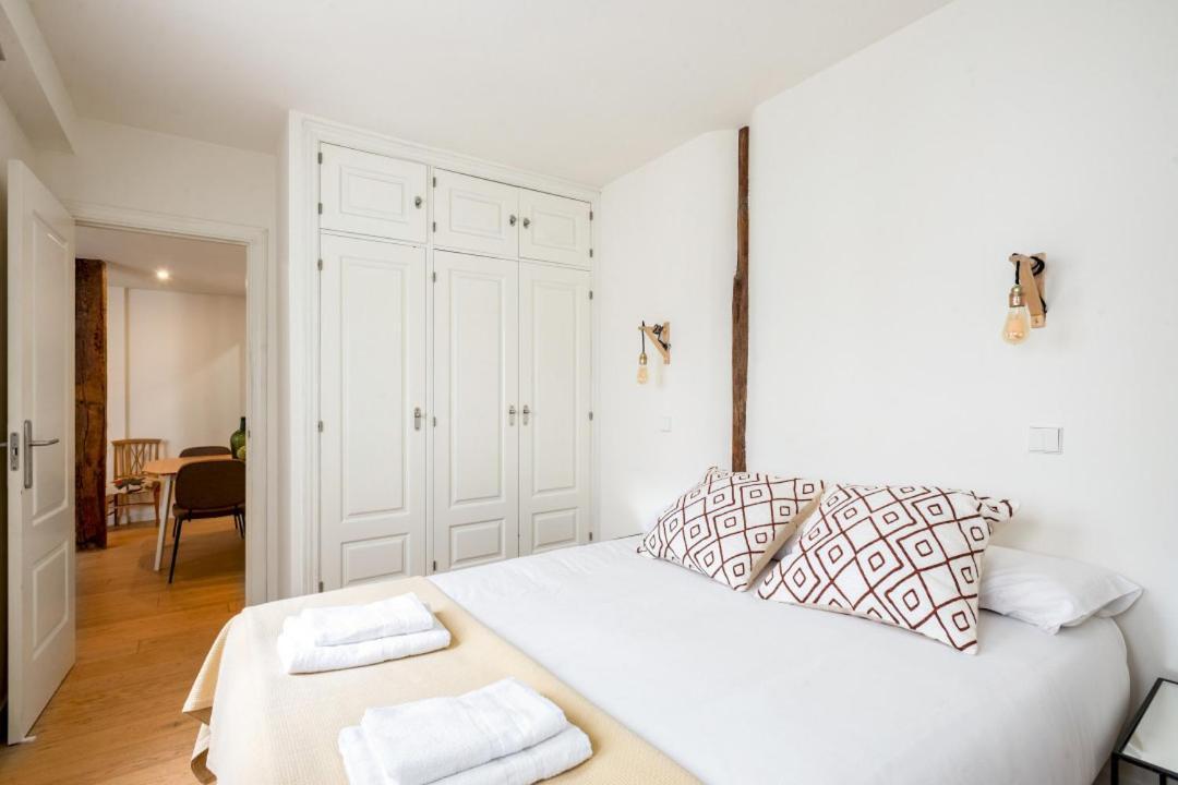 1 Bedroom 1 Bathroom Furnished - Malasana - Modern In Downtown Area - Mintystay Apartment