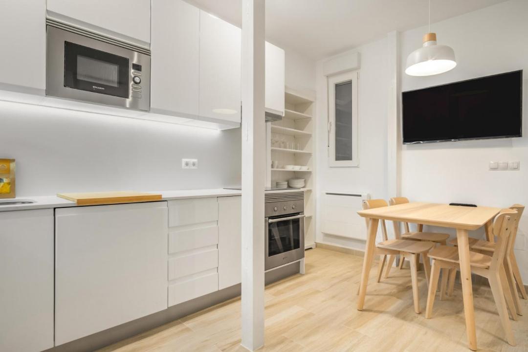 1 Bedrooms 1 Bathroom Furnished - La Latina - Modern - Mintystay Apartment