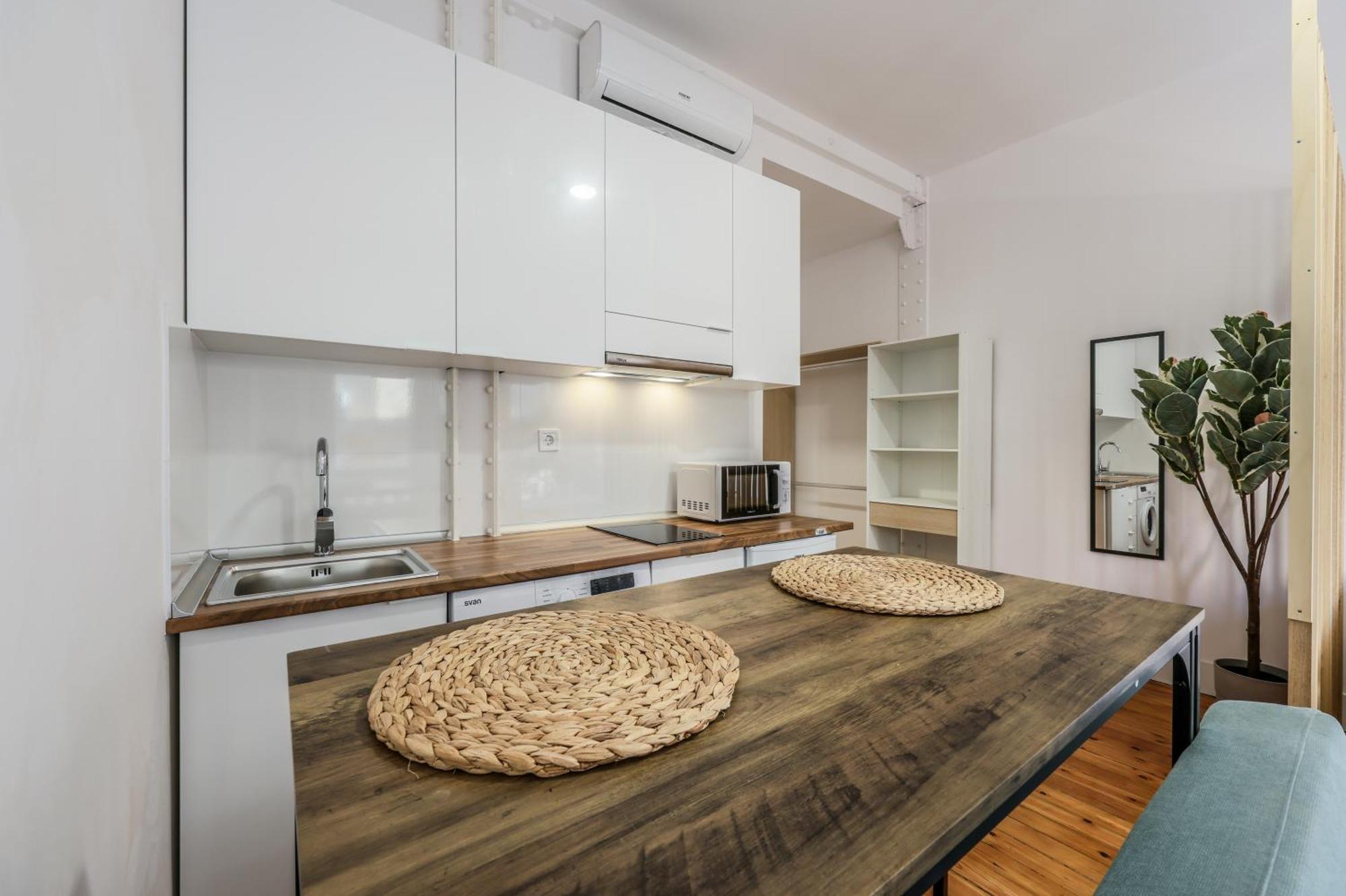 Victoria Apartment *